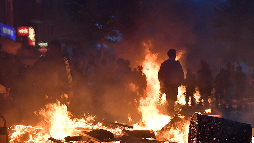 Schockierende Bilder vom Freitagabend: Marodierende Chaoten streifen durch das Hamburger Schanzenviertel, zünden Barrikaden an, randalieren und verbreiten Gewalt.