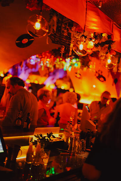 Schlagerparty und Livemusik im Roy. Schlagerparty und Livemusik im Roy.