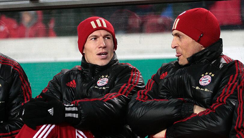 Muss er wieder auf die Bank? Arjen Robben (l.), hier mit Ersatzkeeper Jörg Butt. Muss er wieder auf die Bank? Arjen Robben (l.), hier mit Ersatzkeeper Jörg Butt.