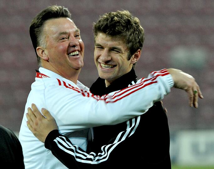 Louis van Gaal (links) und Thomas Müller hatten beim FC Bayern viel miteinander zu lachen.