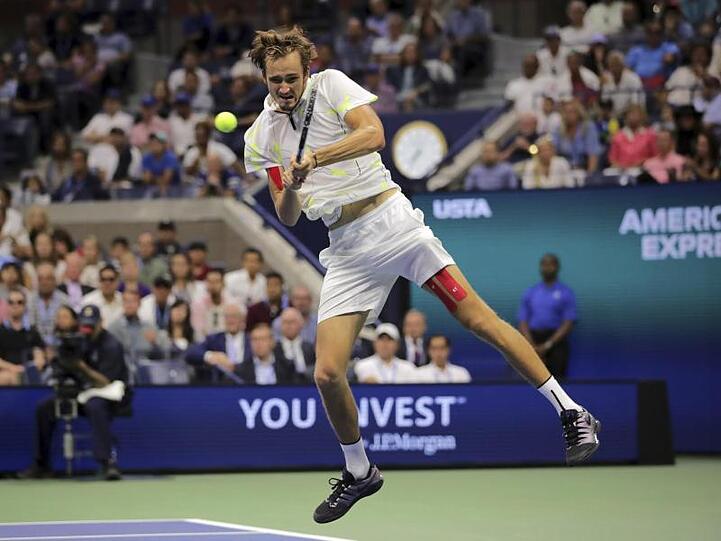 Daniil Medwedew lieferte Rafael Nadal einen harten Kampf.