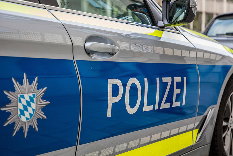 Gegen den 27-jährigen Mann wird wegen Brandstiftung ermittelt. (Symbolbild)