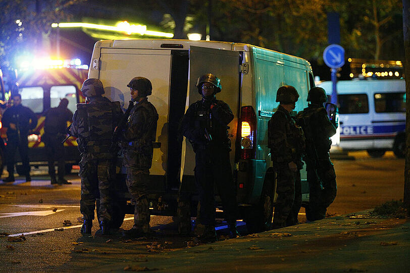 Schüsse, Explosionen, Tote und Verletzte: die Bilder von der verheerenden Anschlagsserie in Paris.