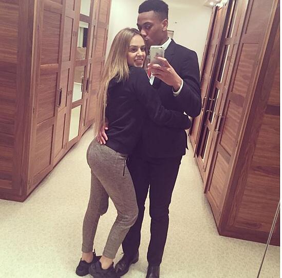 Samantha ist die Jugendliebe des "Manchester United"-Stars Anthony Martial. Die beiden sind seit einem Jahr verheiratet.