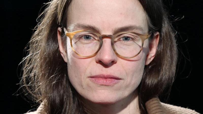 Kenah Cusanit ist mit ihrem Debütroman "Babel" für den Preis der Leipziger Buchmesse nominiert. Kenah Cusanit ist mit ihrem Debütroman "Babel" für den Preis der Leipziger Buchmesse nominiert.