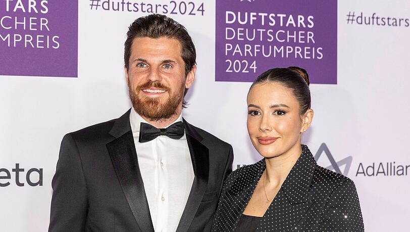 Laura Hofmann, die Frau von Profi-Kicker Jonas Hofmann, darf dieses Jahr ihre eigene WM-Sendung moderieren. Laura Hofmann, die Frau von Profi-Kicker Jonas Hofmann, darf dieses Jahr ihre eigene WM-Sendung moderieren.