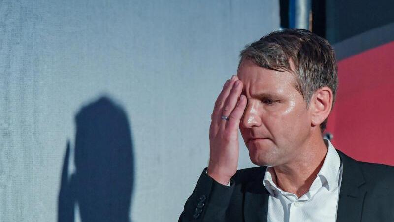 Thüringens AfD-Vorsitzender Björn Höcke hat ein Interview mit dem ZDF abgebrochen. Thüringens AfD-Vorsitzender Björn Höcke hat ein Interview mit dem ZDF abgebrochen.