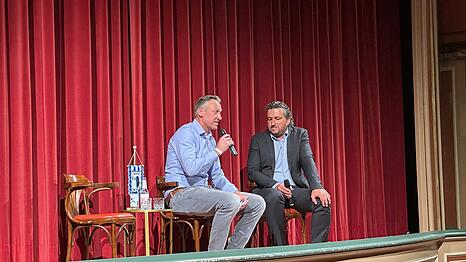 Michael Hofmann auf der Podiumsdiskussion zur Zukunft des TSV 1860.