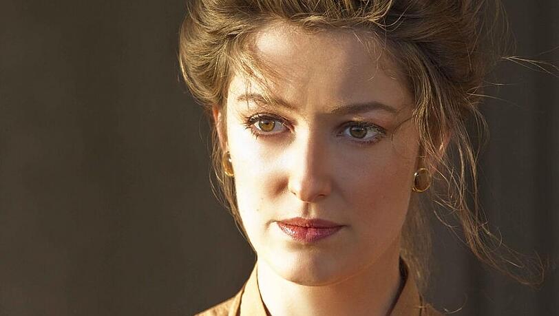 Nicht nur am Krankenbett mit angstvollem Blick: Alexandra Maria Lara in "Rush" als Marlene Lauda Nicht nur am Krankenbett mit angstvollem Blick: Alexandra Maria Lara in "Rush" als Marlene Lauda