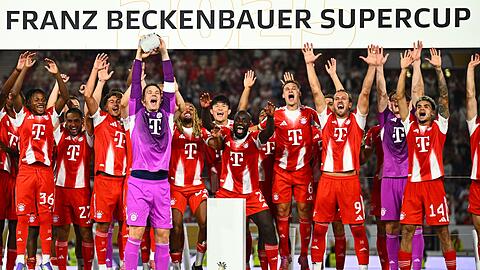 Jubeln die Bayern wie letztes Jahr gleich wieder mit der Supercup-Troph&auml;e? (Archivbild)