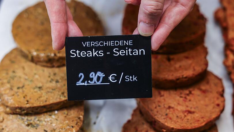 Auch aus Seitan dürften künftig keine Steaks mehr gemacht werden. (Symbolbild) Auch aus Seitan dürften künftig keine Steaks mehr gemacht werden. (Symbolbild)