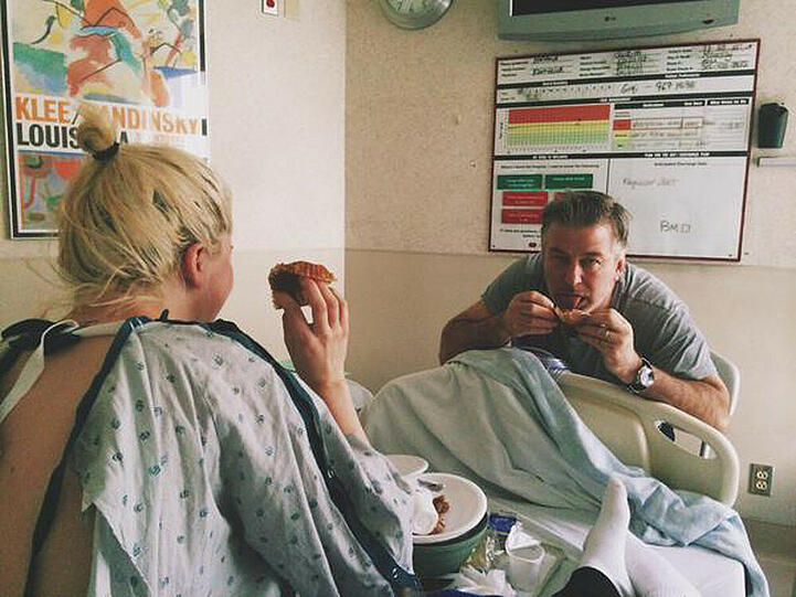Muffin-Party mit Papa: Ireland und Alec Baldwin