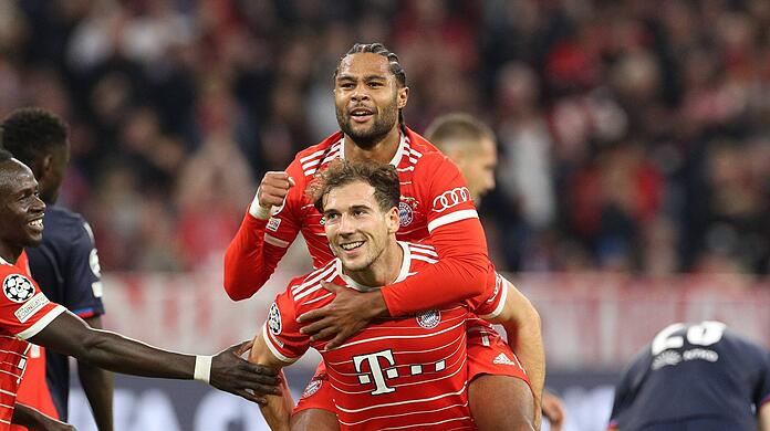 Gnabry und Goretzka haben Grund zum Feiern: Die Münchner sind seit 31 Gruppenspielen in der Champions League ungeschlagen.