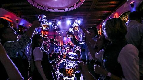 Ja, is denn scho Wiesn? Naa, aber mit ein bisserl Glück gewinnen Sie einen Tisch bei der Nacht der Tracht.