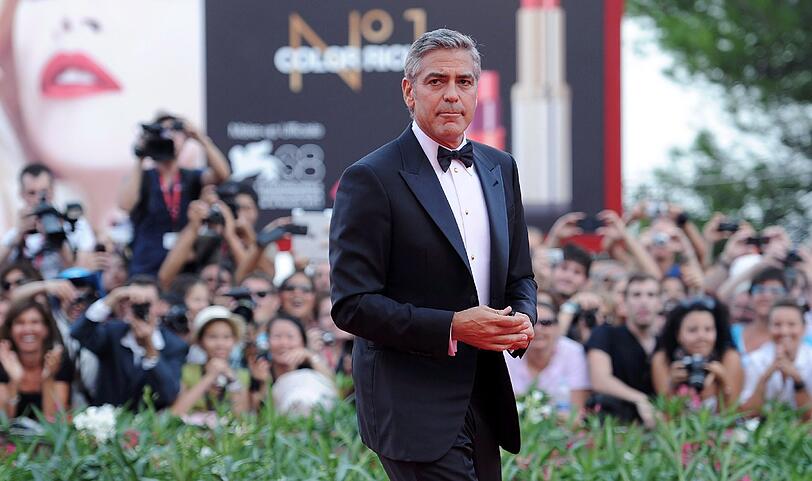 Na na, Mister Clooney, was soll denn der Schmollmund? Sie sind doch der Star des Abends! Natürlich neben seinen ebenfalls prominenten Nebendarstellern...