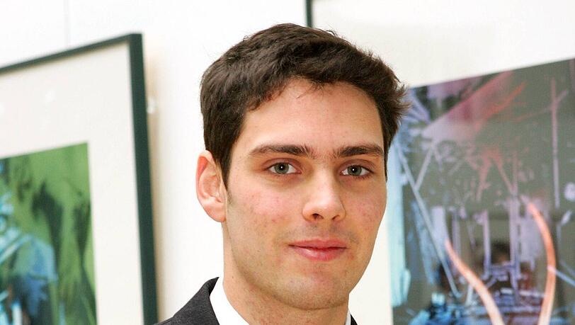 Ludwig von Bayern als 22-jähriger Prinz in der Bayerischen Vertretung in Berlin. Ludwig von Bayern als 22-jähriger Prinz in der Bayerischen Vertretung in Berlin.