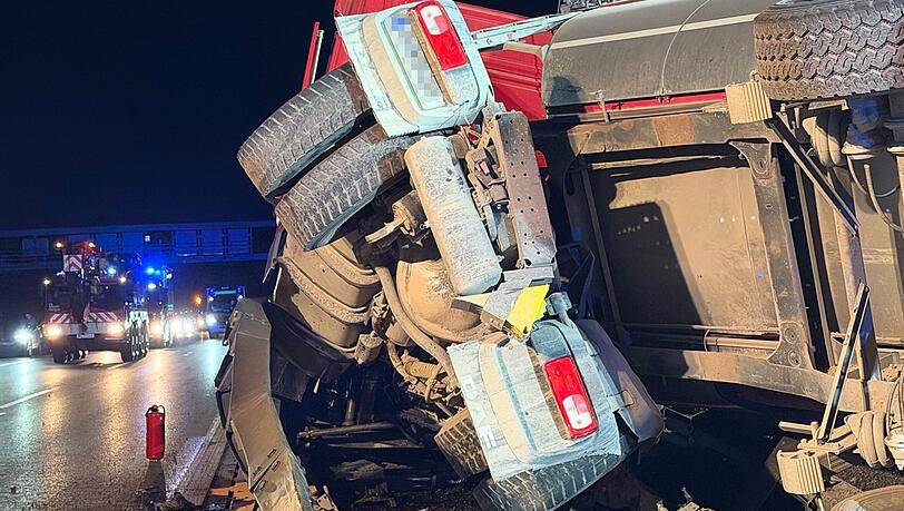 &Uuml;ber die H&ouml;he des entstandenen Sachschadens ist der Feuerwehr nichts bekannt.