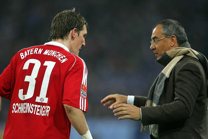 Magath: Ich kenne Bastian noch gut aus den zweieinhalb Jahren, die ich ihn bei Bayern ab 2004 trainiert habe. Ich würde ihm raten, den Schritt ins Ausland noch in diesem Sommer zu machen