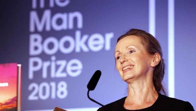 Anna Burns bekam den Man-Booker-Literaturpreis 2018 für ihren Roman "Milkman" . Anna Burns bekam den Man-Booker-Literaturpreis 2018 für ihren Roman "Milkman" .