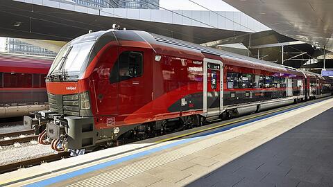 Von außen erinnert der neue Railjet an die alten, die schon lange von München nach Wien und Budapest fahren.