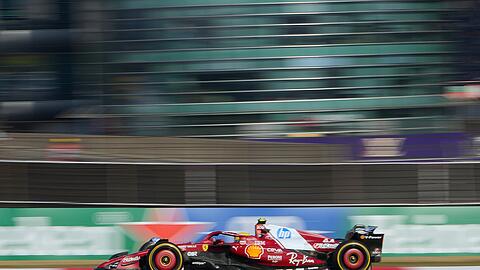 Lewis Hamilton auf dem Kurs in Shanghai.