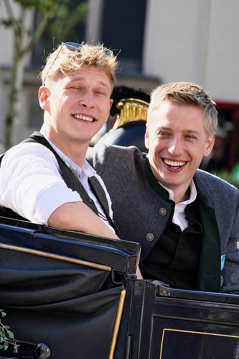 Beim Trachten- und Schützenzug lachte OB Krause noch. Beim Trachten- und Schützenzug lachte OB Krause noch.
