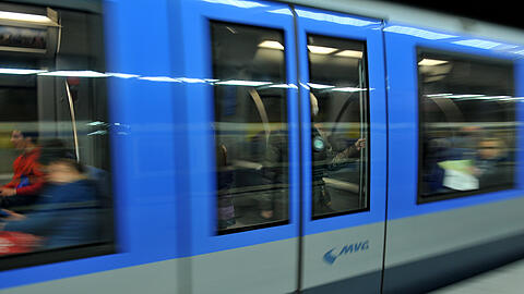 Die U-Bahn soll künftig bis nach Pasing fahren. (Symbolbild)