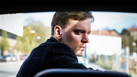 Atakan Ata will erfolgreicher Schauspieler werden. Das Bild zeigt den Giesinger bei einem Kurzfilm-Dreh in München. Jetzt macht er es wie einst Arnold Schwarzenegger: Er fliegt nach Hollywood und versucht sein Glück.