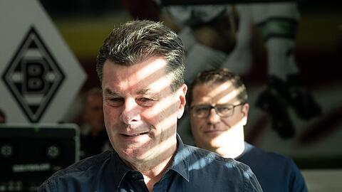 Dieter Hecking (l) und Max Eberl, ehemaliger Sportdirektor von Borussia Mönchengladbach.