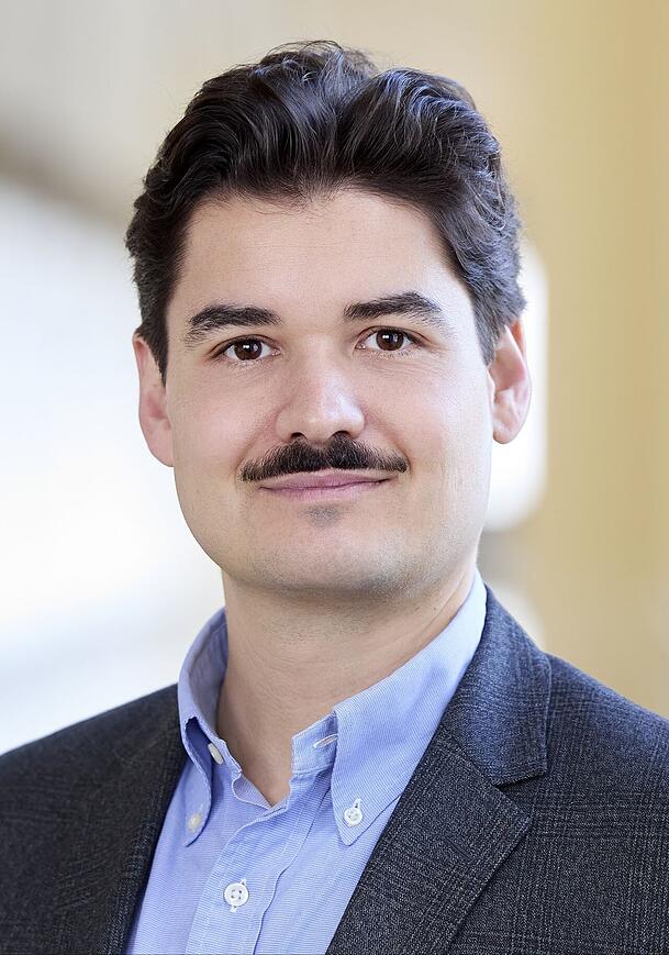 Arthur Seibold ist Professor f&uuml;r Finanzwissenschaft und Sozialpolitik an der Ludwig-Maximilians-Universit&auml;t (LMU) M&uuml;nchen. Er sieht das erst im Dezember verl&auml;ngerte Rentenpaket kritisch.