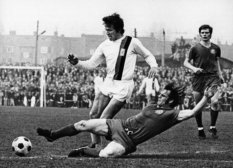 220 Tore in 369 Spielen: Jupp Heynckes (l.).