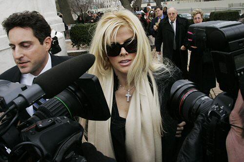 Anna Nicole Smith mit ihrem Anwalt und damaligem Freund, Howard K. Stern