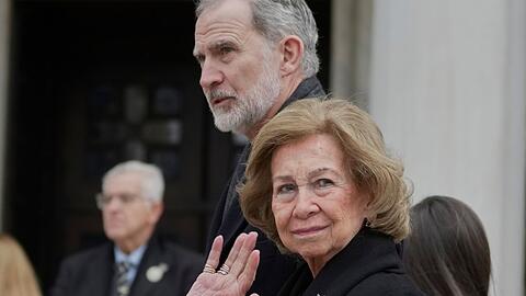 Zur Bestattung nach Athen gereist: Die ehemalige K&ouml;nigin Sofia und Spaniens K&ouml;nig Felipe.