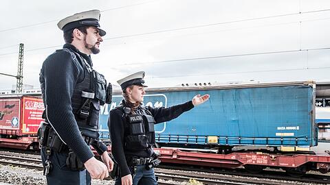 &bdquo;Wenn sich Personen auf den Schienen der Stammstrecke aufhalten, muss die gesamte Stammstrecke gesperrt werden. Das will man nat&uuml;rlich schnell wieder aufl&ouml;sen&ldquo;: Die Bundespolizei sucht Sprayer.