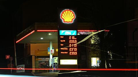 Der Iran-Krieg verteuert &Ouml;l und Gas. Die Folgen sp&uuml;ren nicht nur Deutschlands Autofahrer, sondern die gesamte Wirtschaft. (Symbolbild)