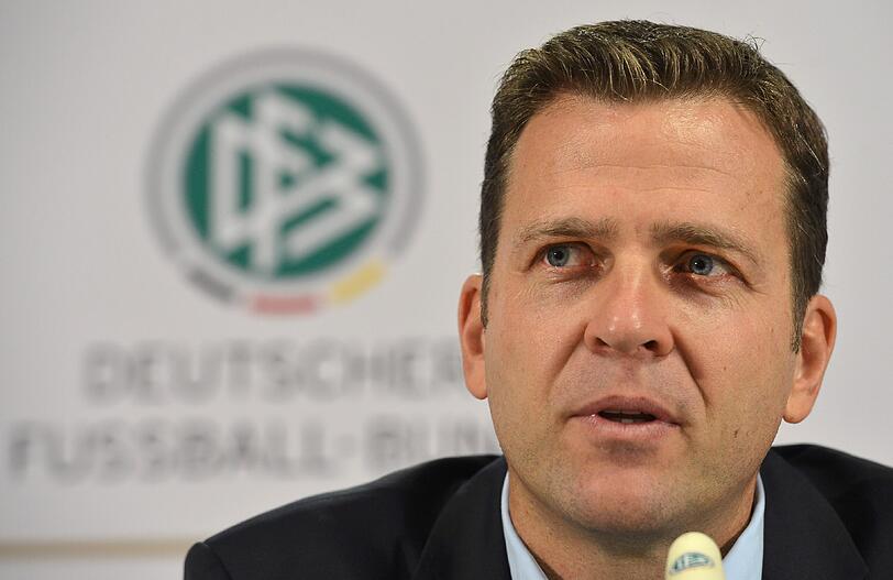 Nationalmannschafts-Manager Oliver Bierhoff hat die erneute Kritik von Bayern Münchens Präsident Uli Hoeneß zurückgewiesen, vor allem die Aussagen zu Torjäger Miroslav Klose hätten ihn &bdquo;enttäuscht. Er hat sich für den FC Bayern und die Nationalmannschaft verdient gemacht. Das klang schon etwas abfällig. Ich finde das nicht gut. Wir müssen aufeinander zugehen und dürfen nicht noch unnötig Unruhe reinbringen&ldquo;, sagte Bierhoff