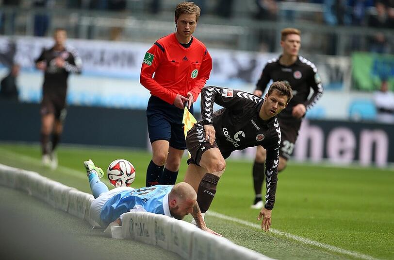 Bauchlandung vermieden: Der TSV 1860 zittert sich zu einem 2:1 über den FC St. Pauli.