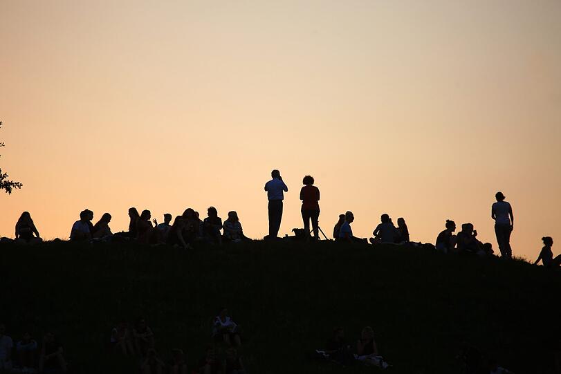 Blutmond am Olympiaberg: Es ging zu wie bei einem Rockkonzert.