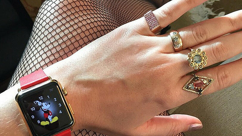 Katy Perry trug ihre Apple Watch schon vor dem offiziellen Verkaufsstart am 24. April Katy Perry trug ihre Apple Watch schon vor dem offiziellen Verkaufsstart am 24. April