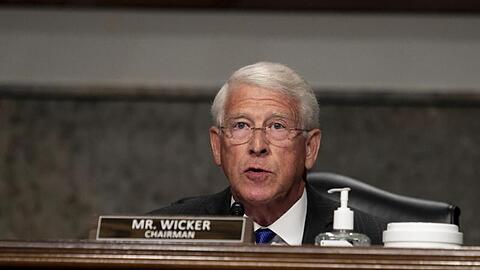 Roger Wicker, Senator des Bundesstaats Mississippi und Vorsitzender des Ausschusses für Handel, Wissenschaft und Verkehr, spricht bei der Senatsanhörung.