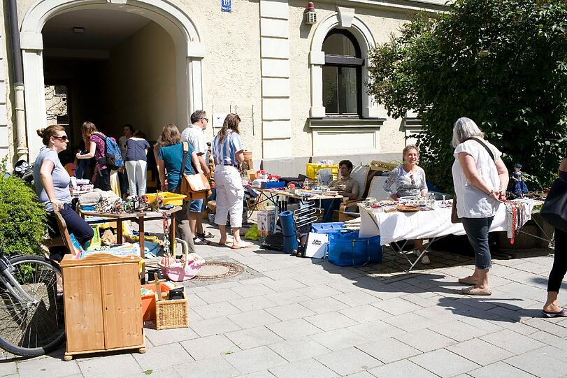 Second-Hand-Schnäppchen im Hof und vor der Haustür. Die schönsten Fotos.