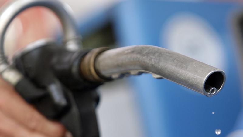 Tanken auf Firmenkosten: 44 Euro im Monat sind drin. Tanken auf Firmenkosten: 44 Euro im Monat sind drin.