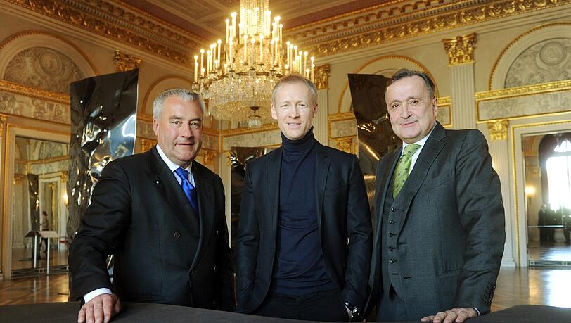 Der Intendant der Bayerischen Staatsoper, Nikolaus Bachler (von r., der künftige Direktor des Bayerischen Staatsballetts, Igor Zelensky und der bayerische Kunstminister Ludwig Spaenle (CSU) im Königssaal des Nationaltheaters. Der Intendant der Bayerischen Staatsoper, Nikolaus Bachler (von r., der künftige Direktor des Bayerischen Staatsballetts, Igor Zelensky und der bayerische Kunstminister Ludwig Spaenle (CSU) im Königssaal des Nationaltheaters.