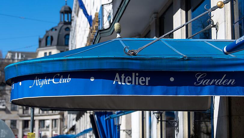 Nach dem überraschenden Abgang von Sternekoch Anton Gschwendtner war man bei dem Luxushotel Bayerischer Hof auf der Suche nach einem neuen Küchenchef. Nach dem überraschenden Abgang von Sternekoch Anton Gschwendtner war man bei dem Luxushotel Bayerischer Hof auf der Suche nach einem neuen Küchenchef.