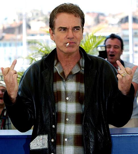 Dieser charmante Herr ist ebenfalls bereits in fünfter Ehe liiert: Schauspieler, Regisseur und Sänger Billy Bob Thornton. Seine wohl berühmteste Ehefrau war...