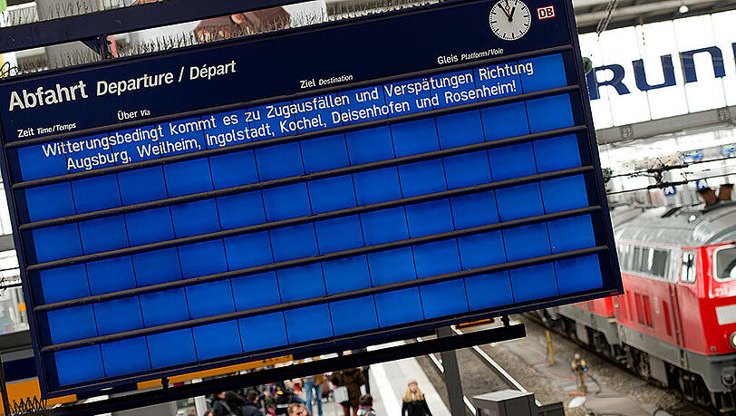 Viele S-Bahnen und Züge haben durch das Wetter Verspätungen - Fahrgäste müssen mit erheblichen Beeinträchtigungen rechnen. (Archivbild) Viele S-Bahnen und Züge haben durch das Wetter Verspätungen - Fahrgäste müssen mit erheblichen Beeinträchtigungen rechnen. (Archivbild)