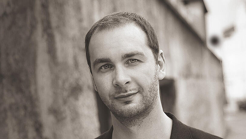 Pierre Jarawan ist vor allem der Slam-Gemeinde ein Begriff. Das hat sich jetzt geändert. Pierre Jarawan ist vor allem der Slam-Gemeinde ein Begriff. Das hat sich jetzt geändert.