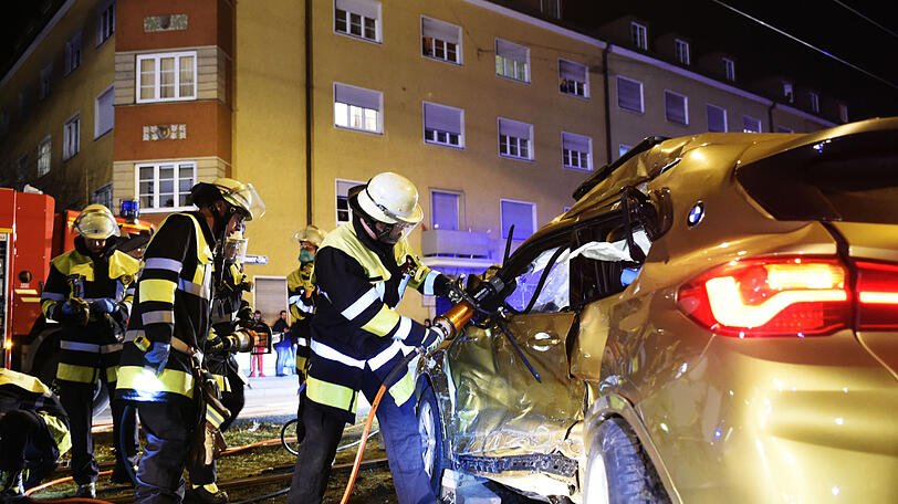 Die Bilder vom Feuerwehreinsatz in Laim.