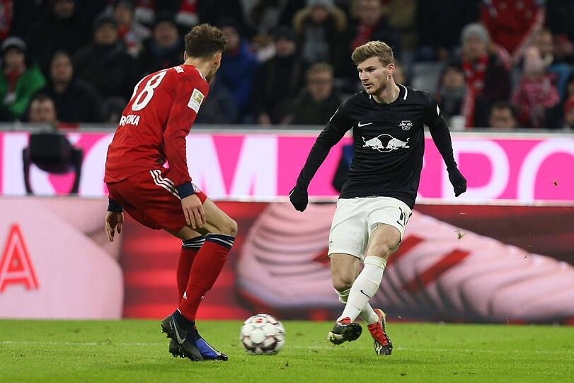 LEON GORETZKA - NOTE 3: Spielt sich immer mehr in Bayerns Mittelfeldzentrum fest. Unauffällige Vorstellung. Offensiv konnte er keine Akzente setzen.