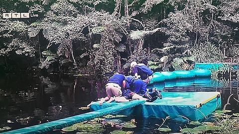 Gil Ofarim verungl&uuml;ckt bei der Dschungelpr&uuml;fung.